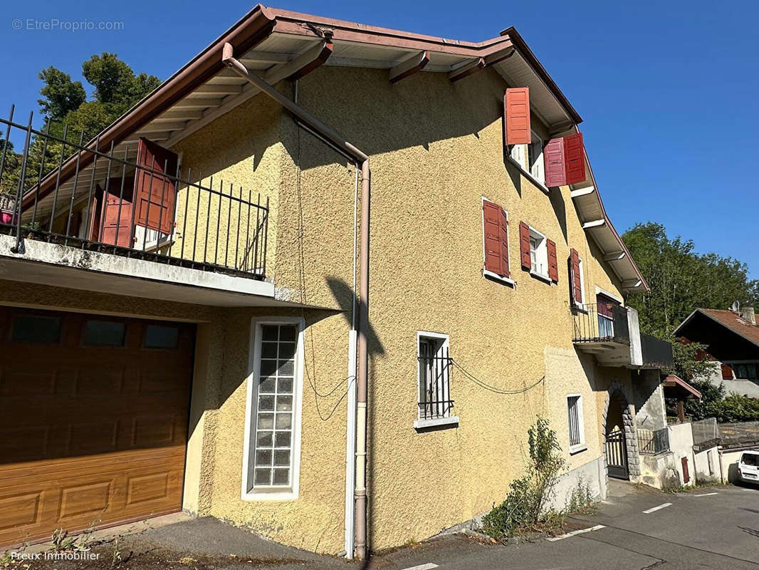 Maison à SAINT-PIERRE-EN-FAUCIGNY