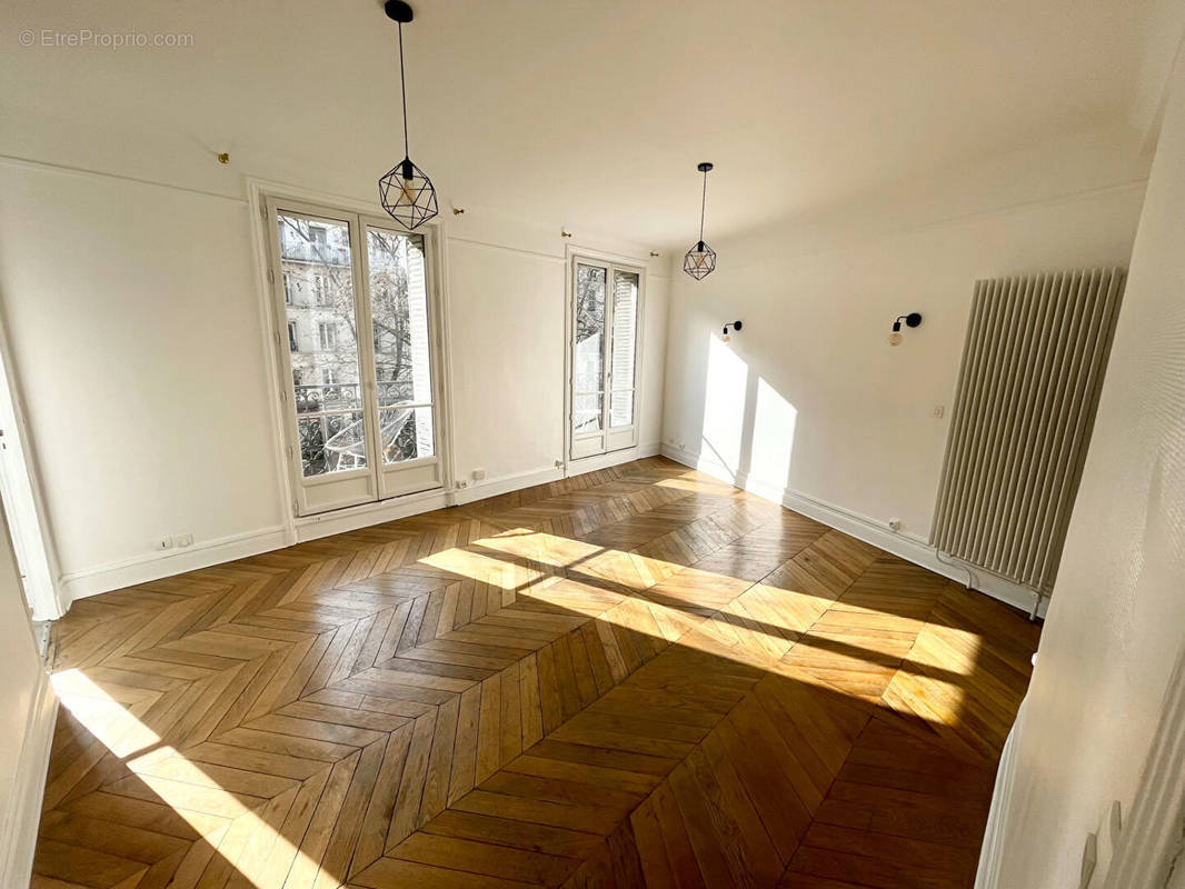 Appartement à PARIS-11E