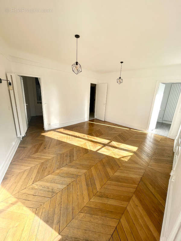 Appartement à PARIS-11E