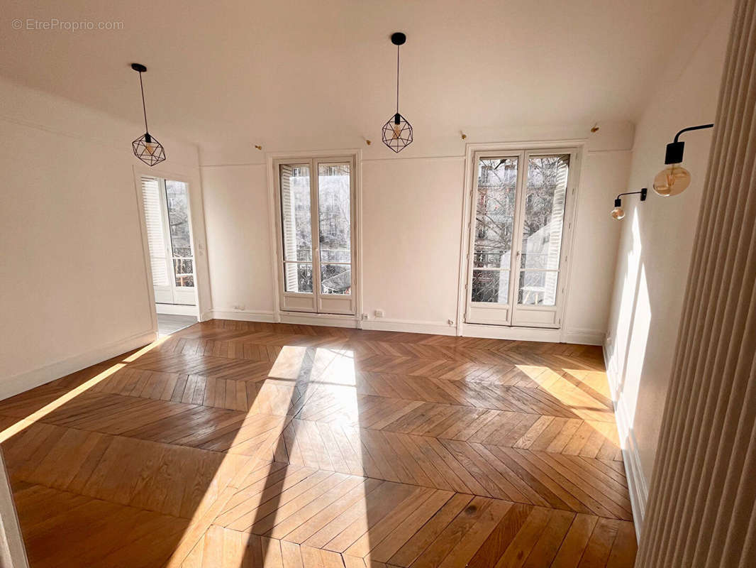 Appartement à PARIS-11E