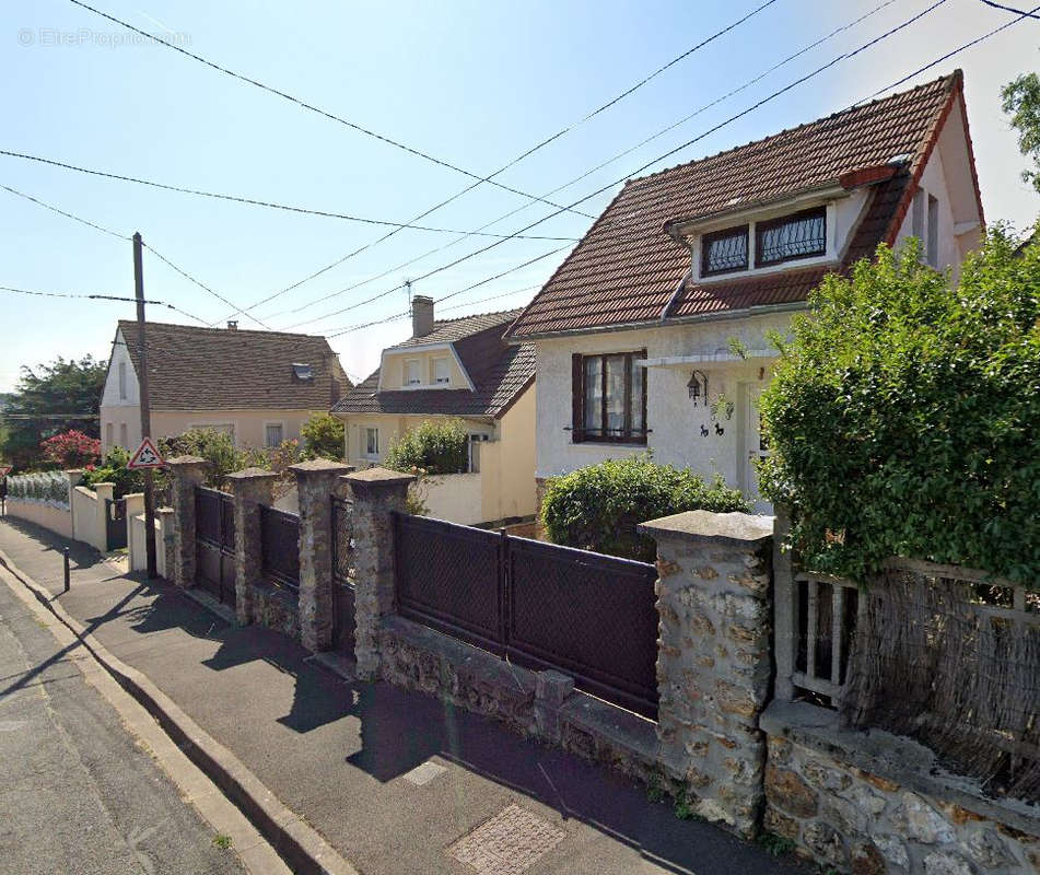 Maison à EPINAY-SUR-ORGE