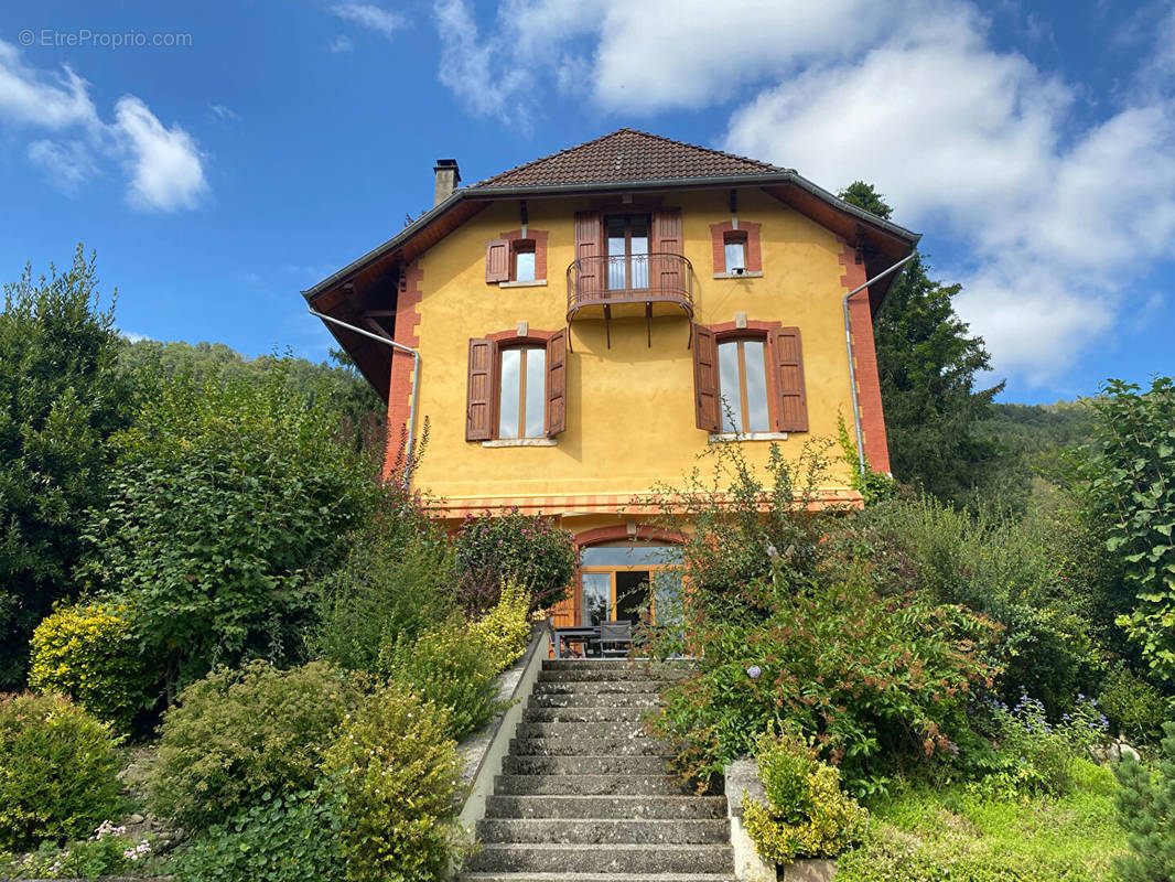 Maison à SAINT-BUEIL