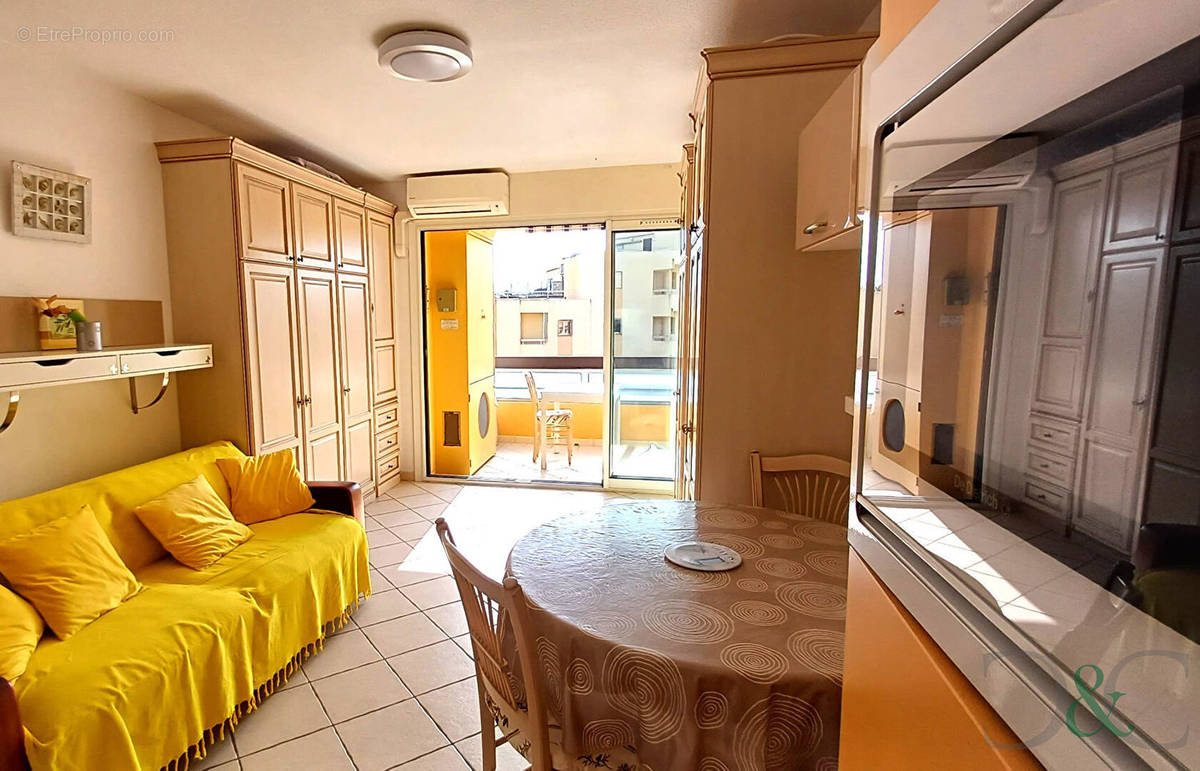 Appartement à BORMES-LES-MIMOSAS