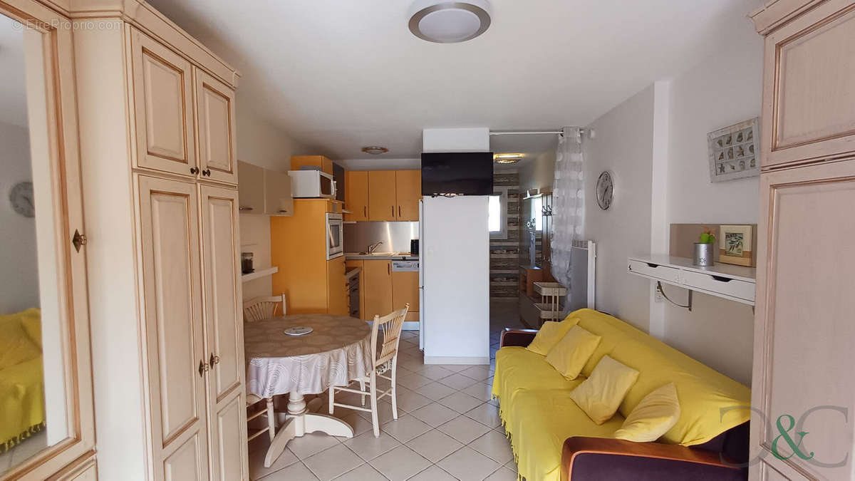 Appartement à BORMES-LES-MIMOSAS