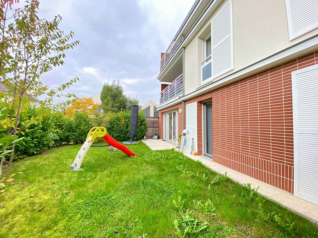 Appartement à SARTROUVILLE