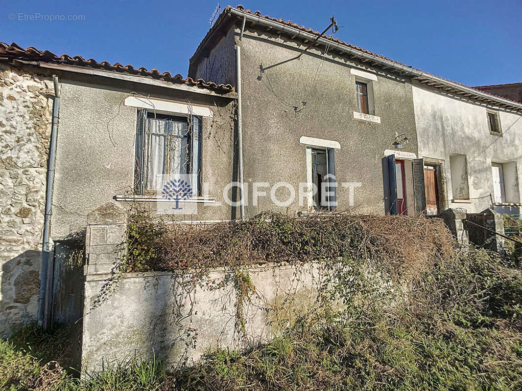 Maison à AZAY-SUR-THOUET