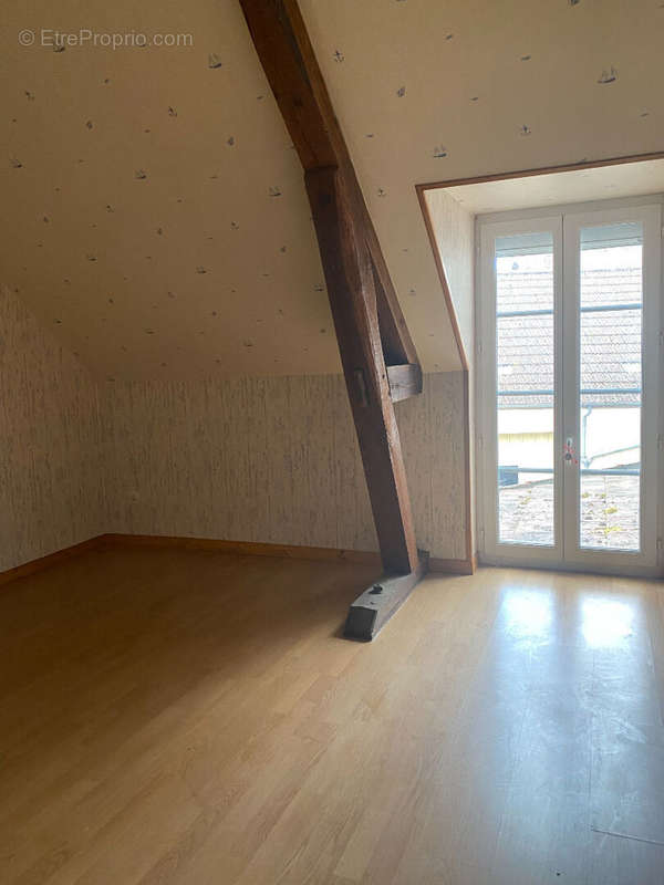 Appartement à ESTISSAC