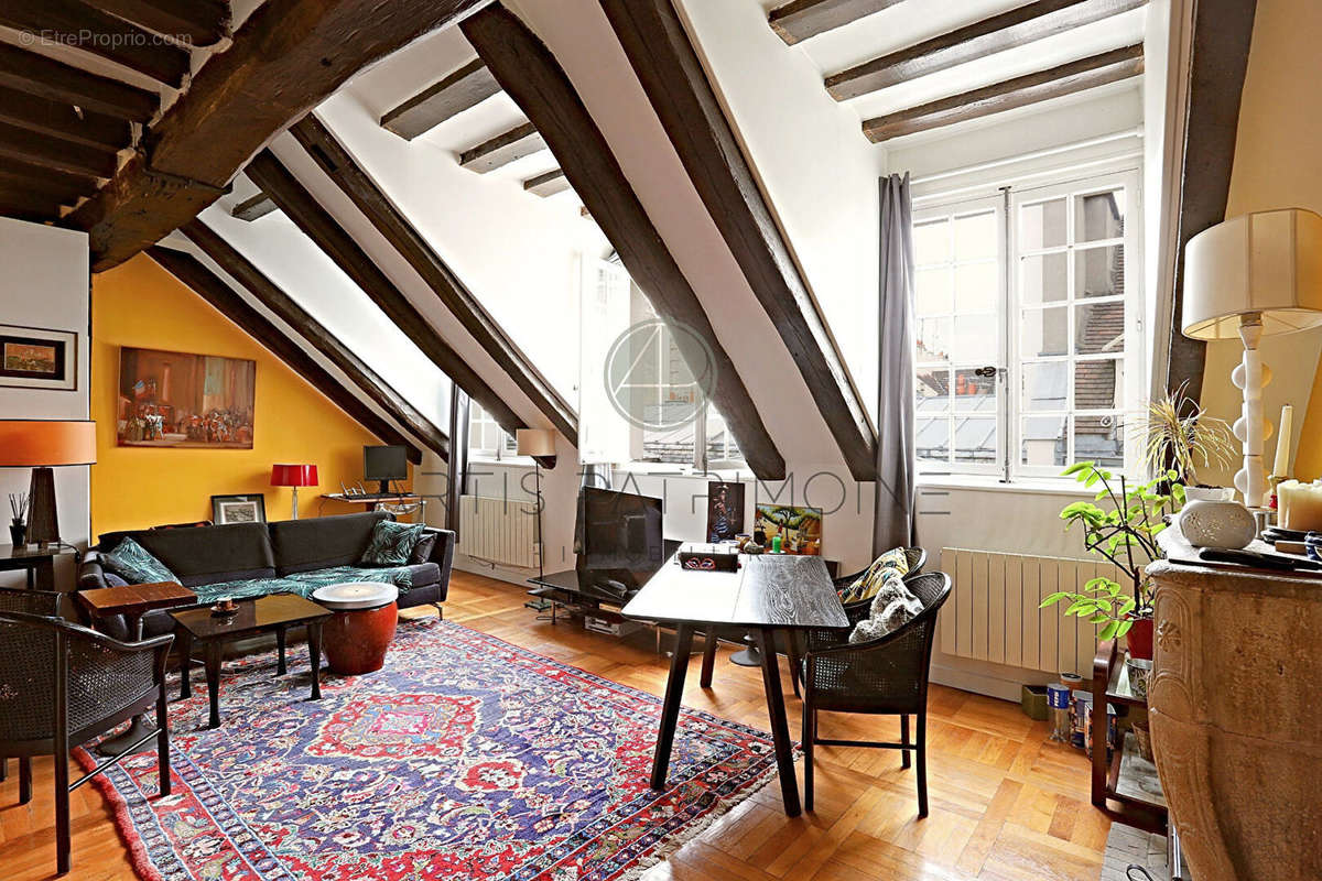 Appartement à PARIS-4E