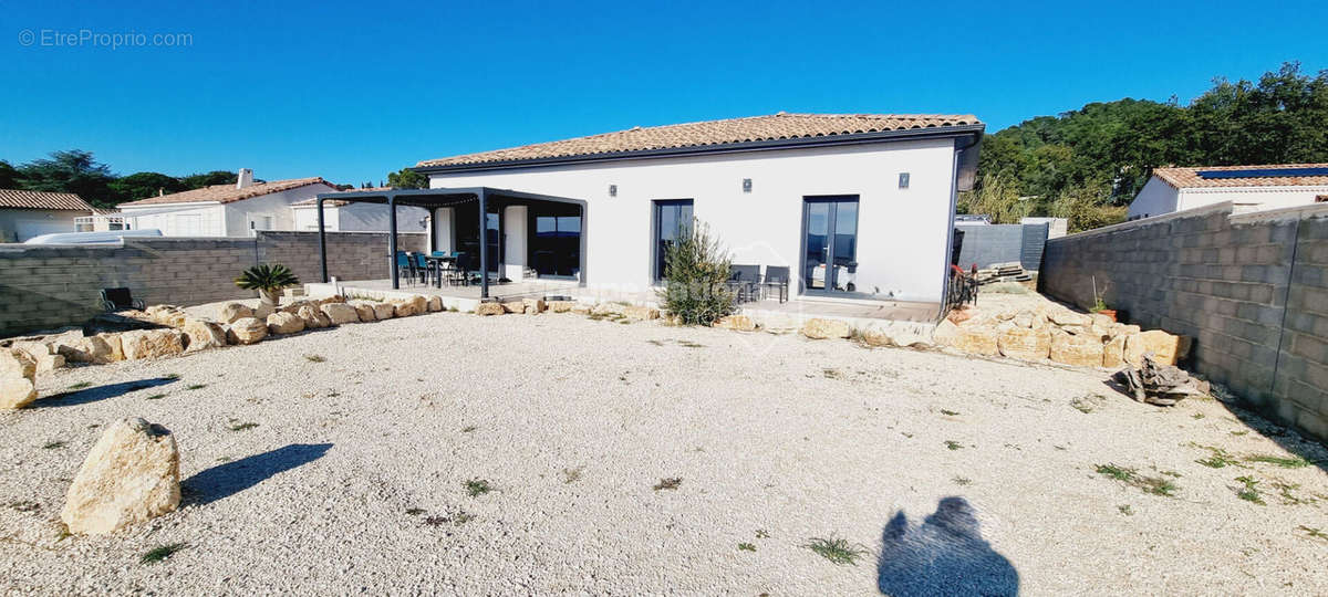 Maison à GOUDARGUES