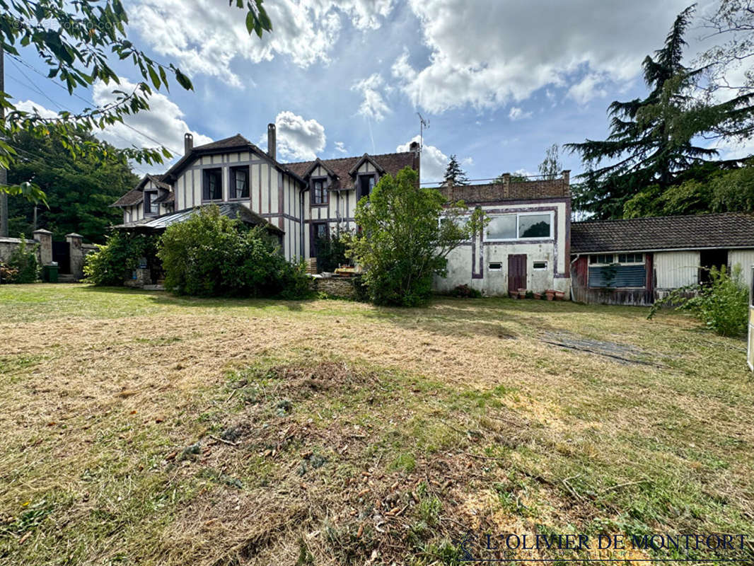 Maison à LA QUEUE-LES-YVELINES