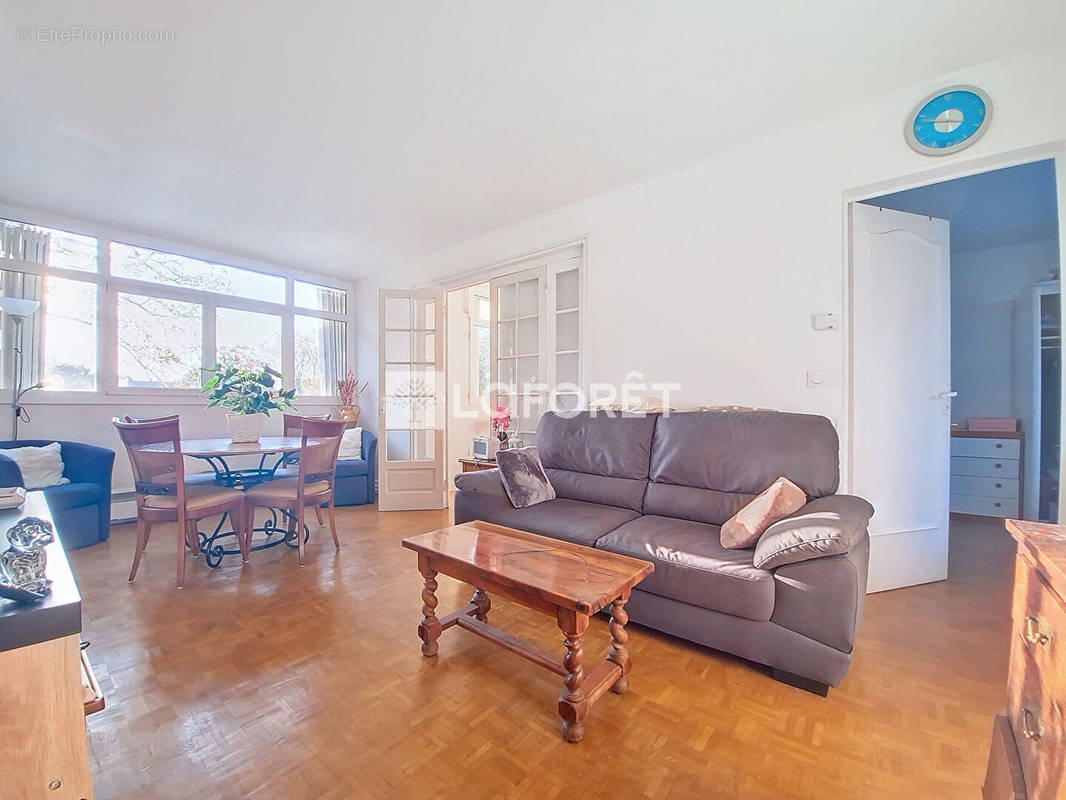 Appartement à VERNEUIL-SUR-SEINE