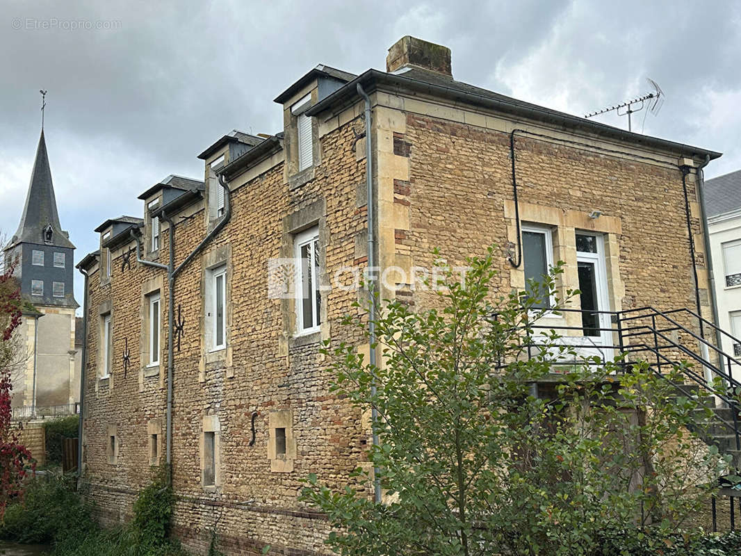 Maison à MEZIDON-CANON