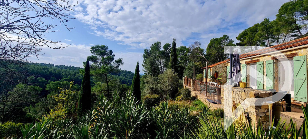 Maison à ENTRECASTEAUX