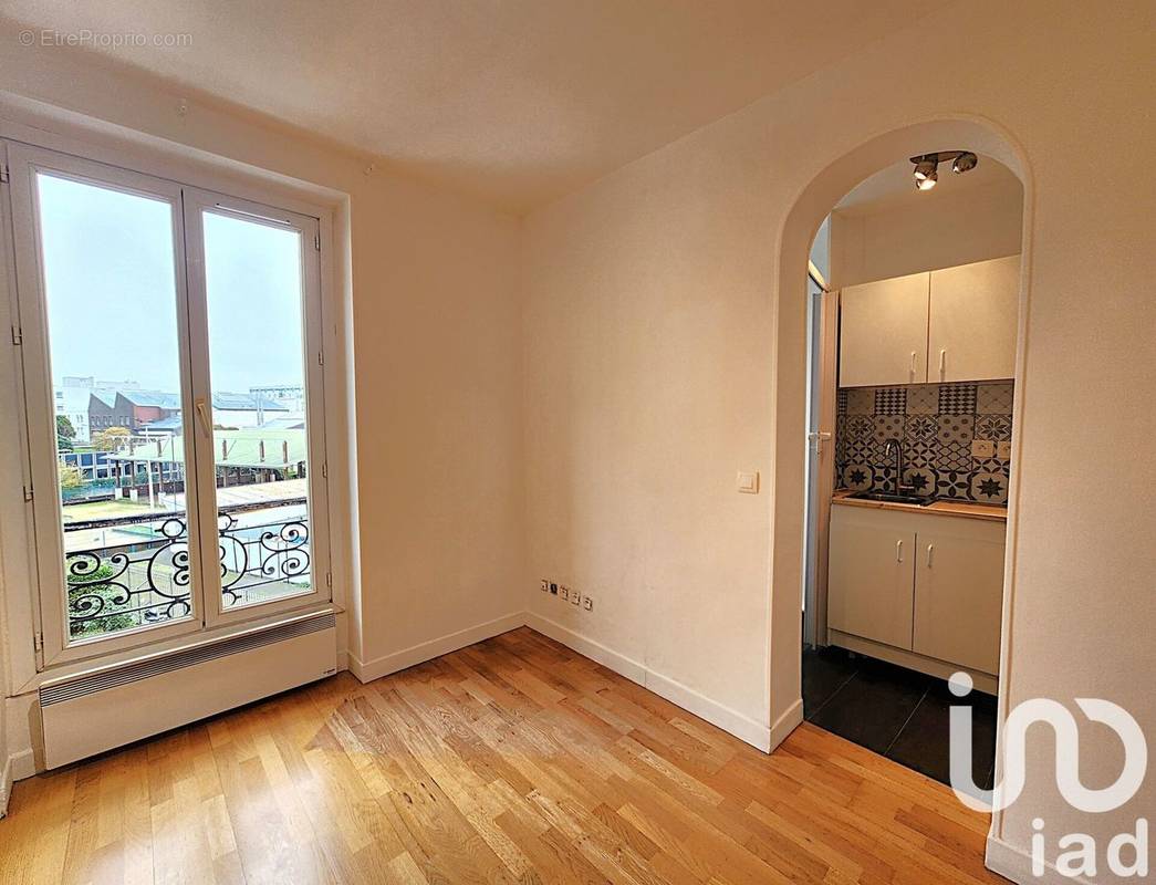 Photo 1 - Appartement à PARIS-18E