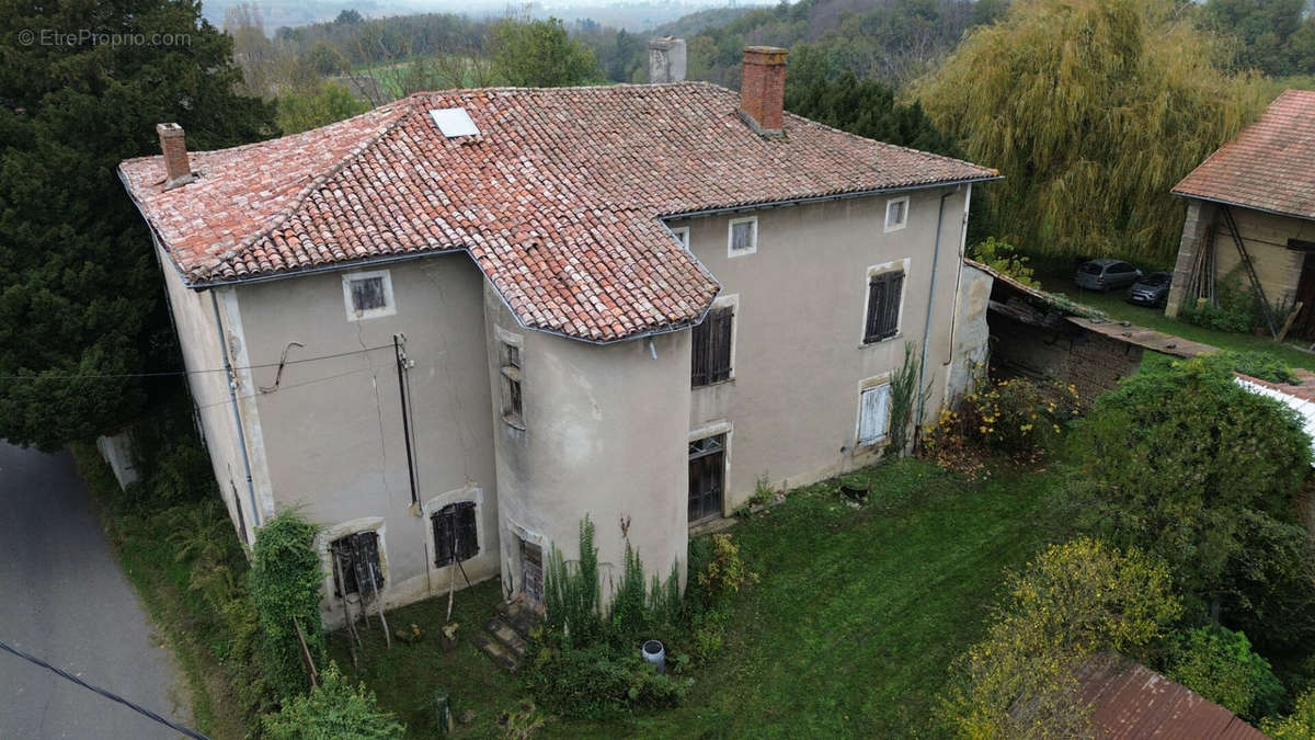 Maison à EYZIN-PINET