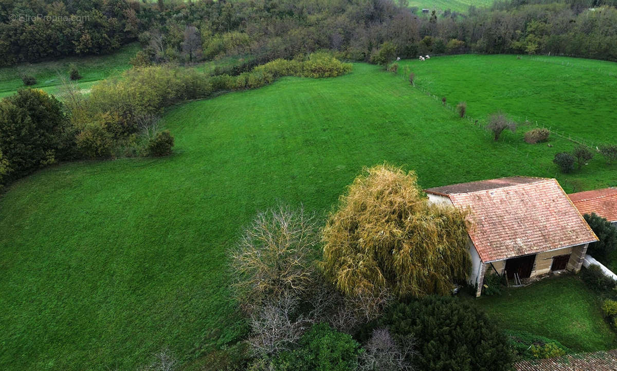 Maison à EYZIN-PINET