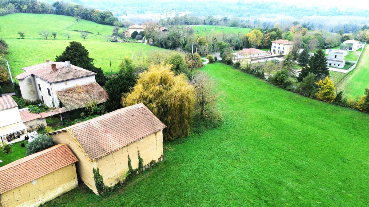 Maison à EYZIN-PINET