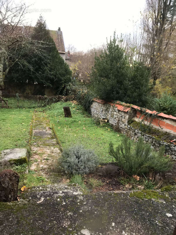 Maison à SAINT-LEONARD-DE-NOBLAT