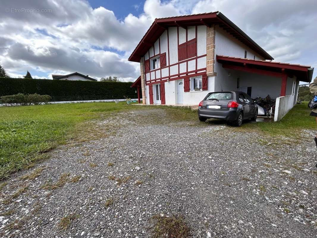 Maison à SAINT-PEE-SUR-NIVELLE