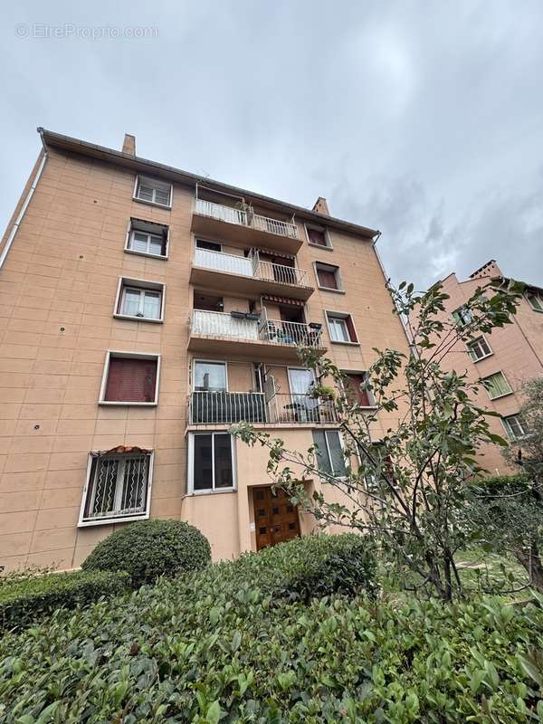 Appartement à MARSEILLE-4E