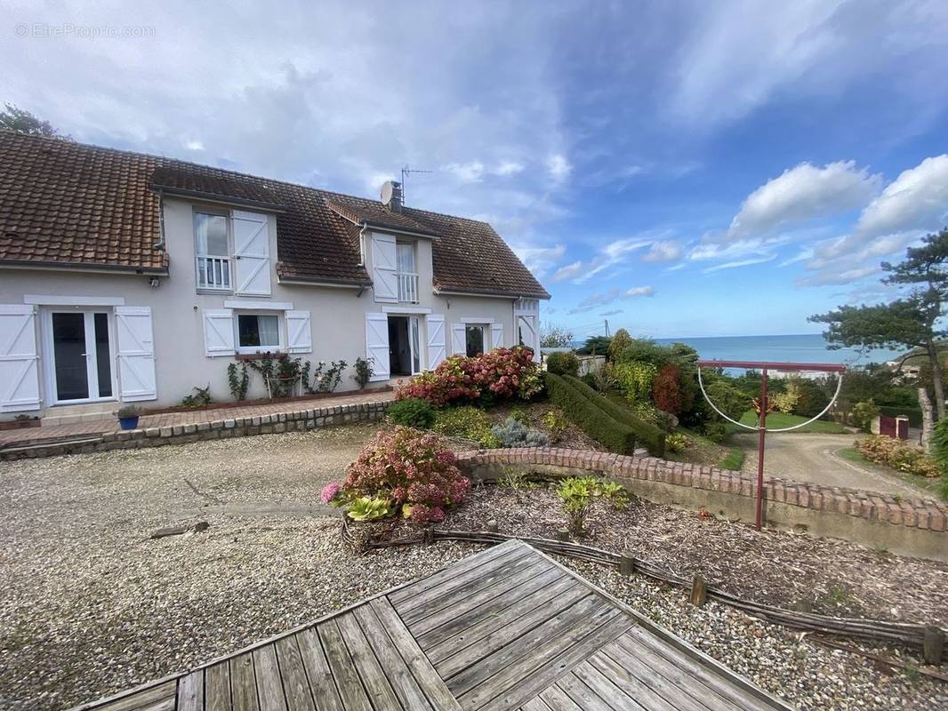 Maison à BELLEVILLE-SUR-MER