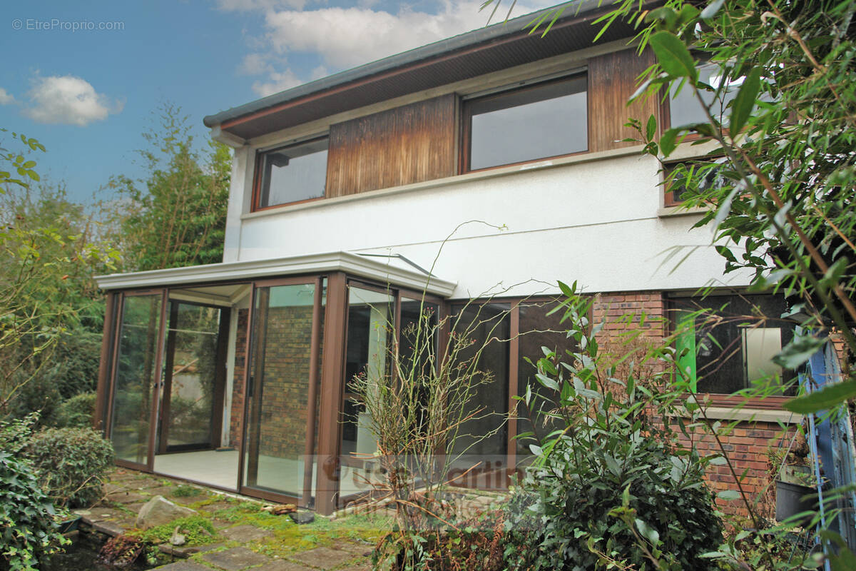 Maison à VERRIERES-LE-BUISSON