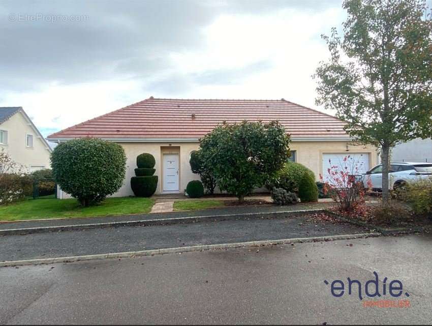 Maison à ETANG-SUR-ARROUX