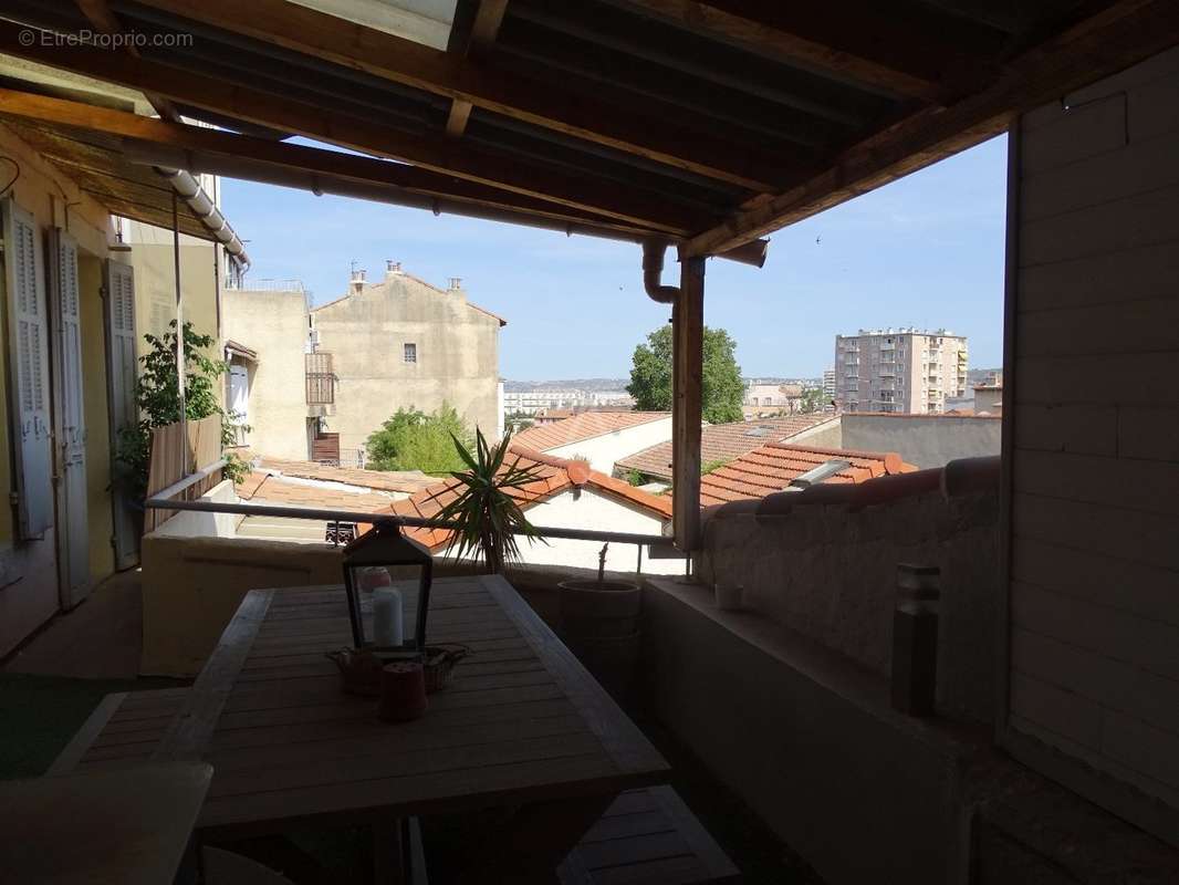 Appartement à MARSEILLE-4E