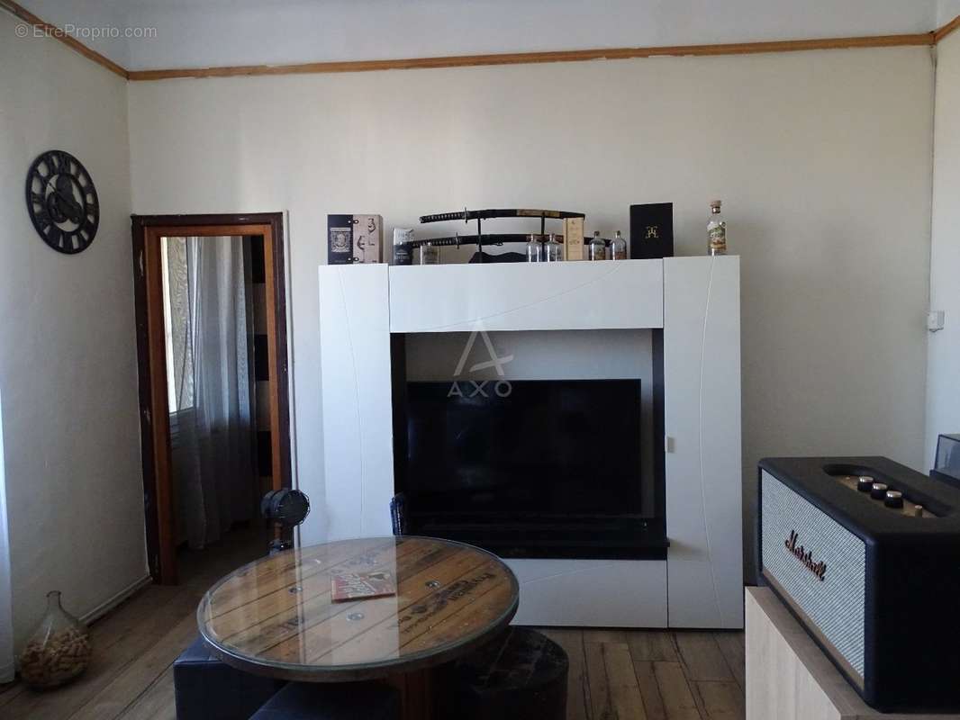 Appartement à MARSEILLE-4E