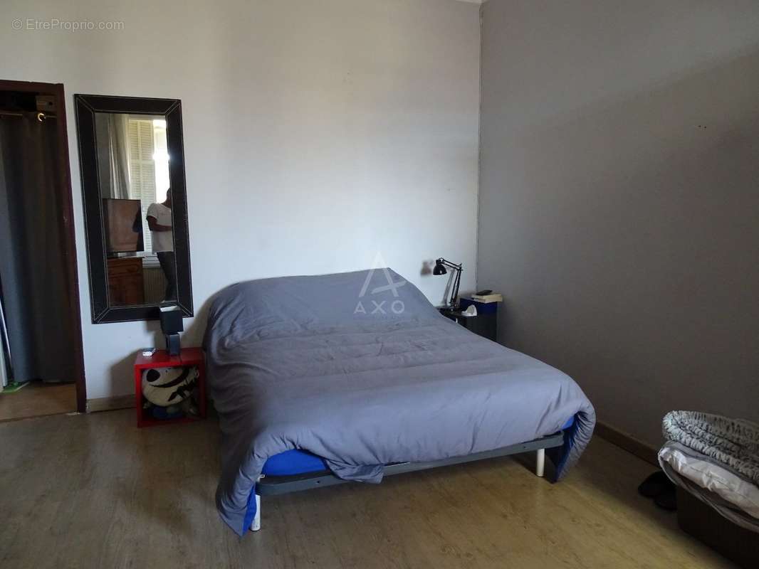 Appartement à MARSEILLE-4E