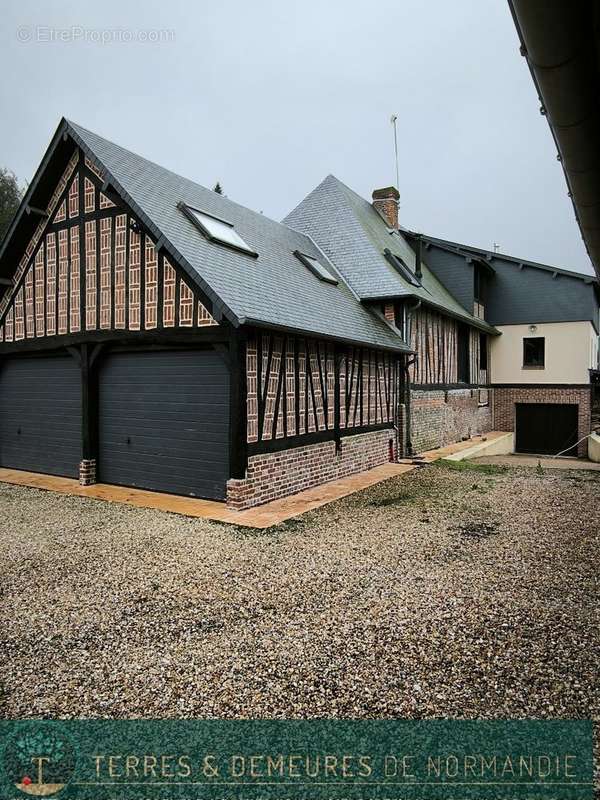 Maison à BOURG-ACHARD