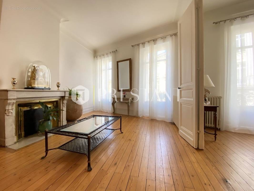 Appartement à BORDEAUX