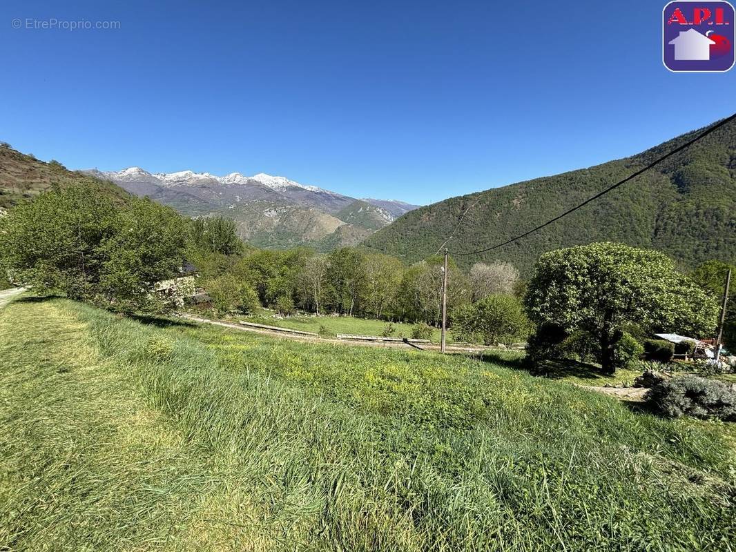 Terrain à LES CABANNES