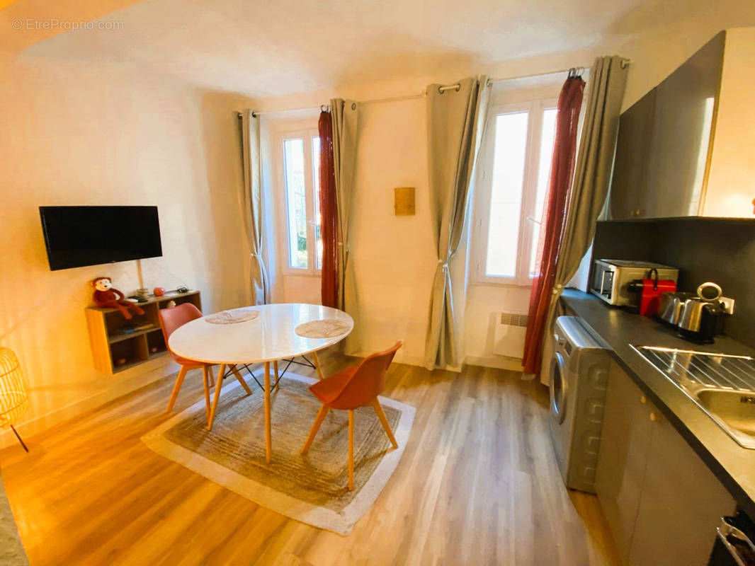 Appartement à BORMES-LES-MIMOSAS