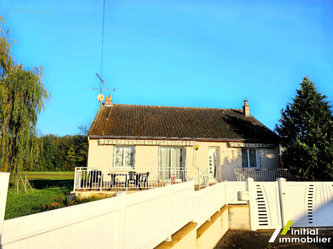 Maison à SAINT-AMAND-LONGPRE