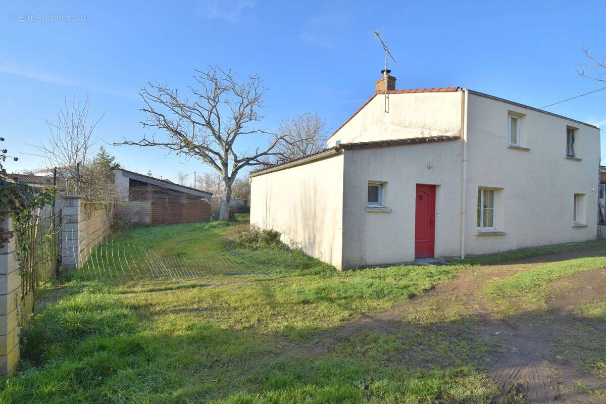 Maison à VIEILLEVIGNE