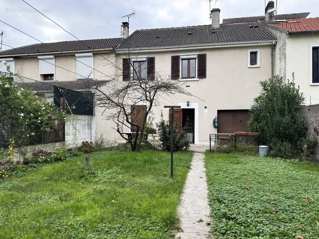 Maison à LE BLANC-MESNIL