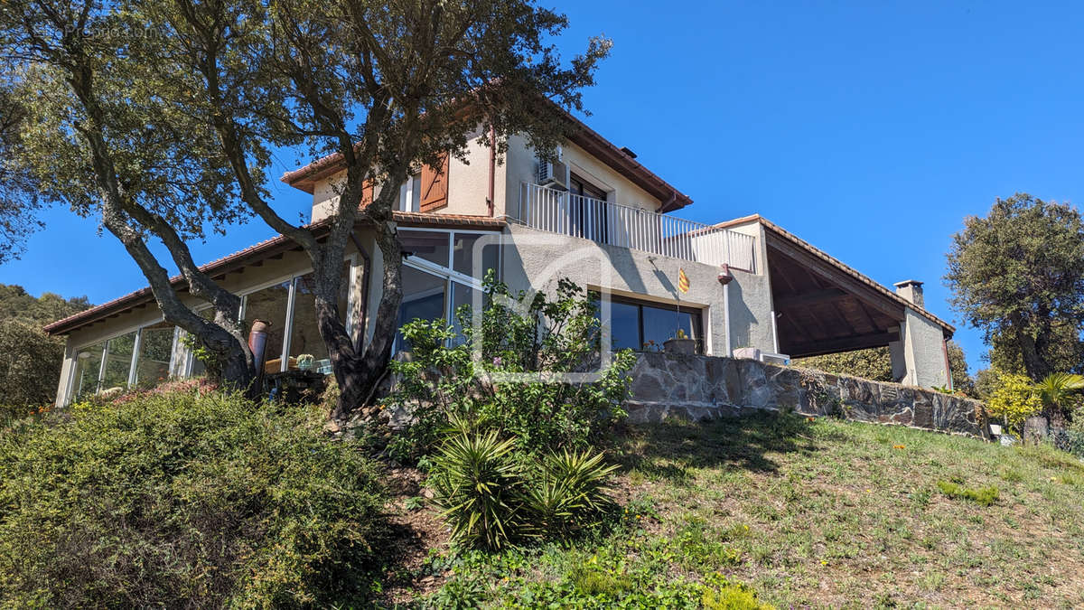 Maison à LAROQUE-DES-ALBERES