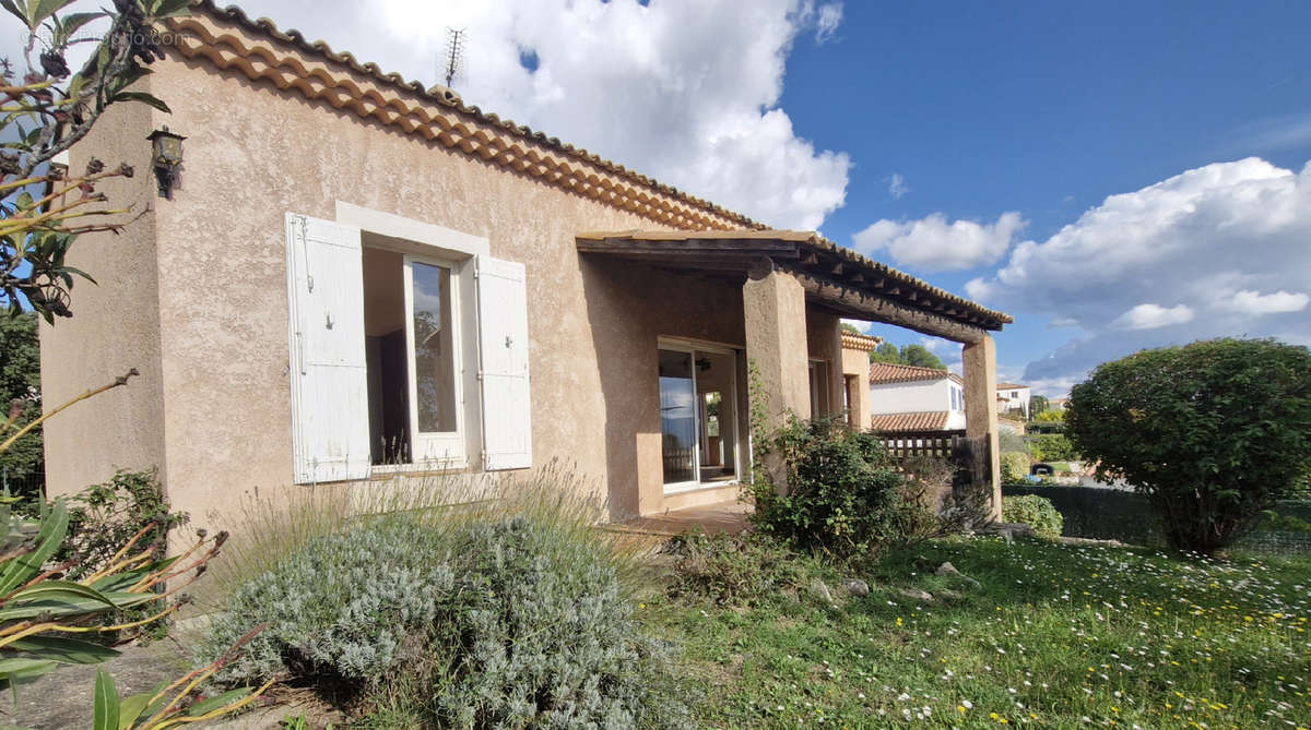 Maison à PUYLOUBIER