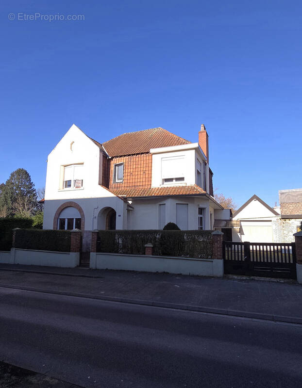 Maison à AULNOYE-AYMERIES