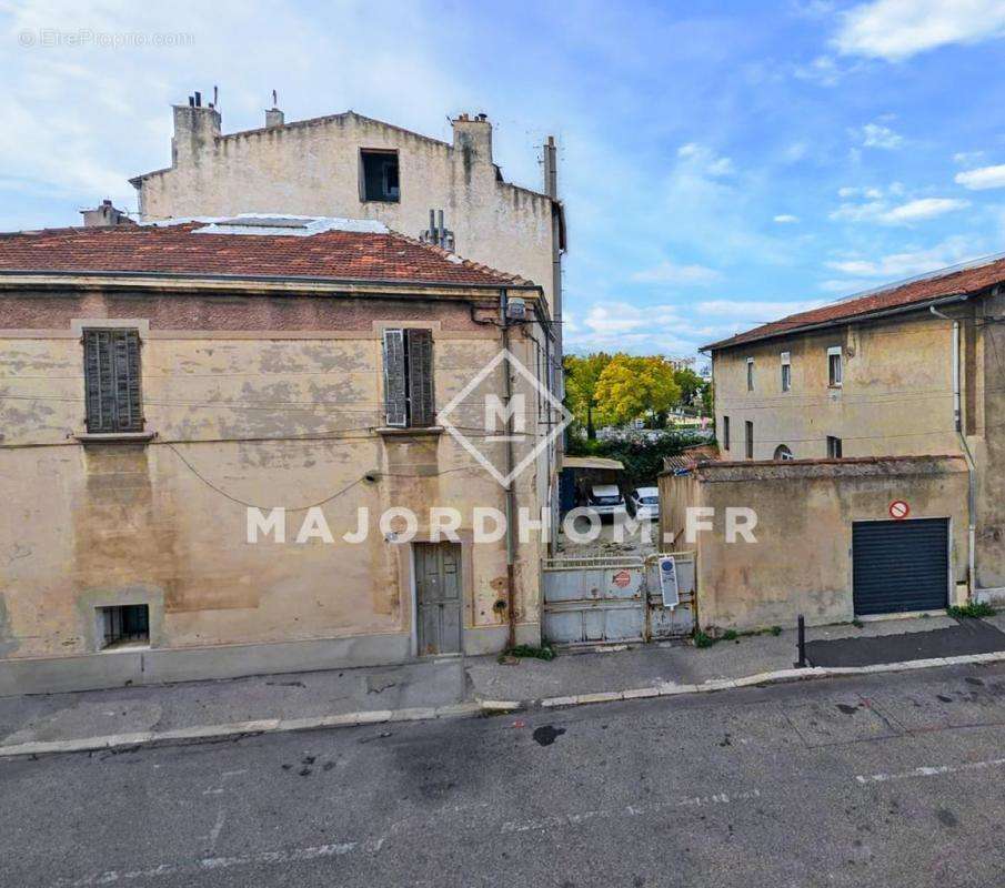 Appartement à MARSEILLE-4E