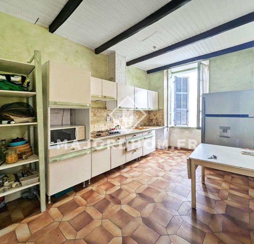 Appartement à MARSEILLE-4E