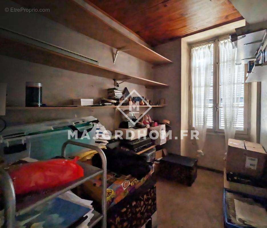 Appartement à MARSEILLE-4E