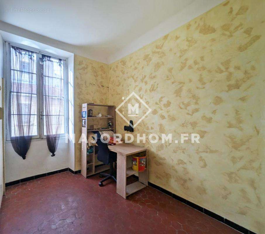 Appartement à MARSEILLE-4E