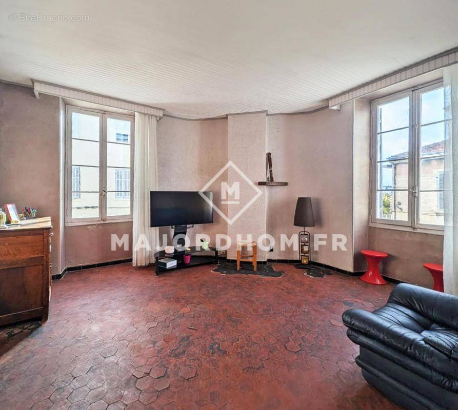 Appartement à MARSEILLE-4E