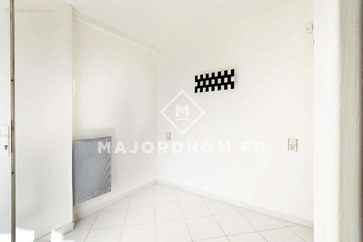 Appartement à MARSEILLE-4E