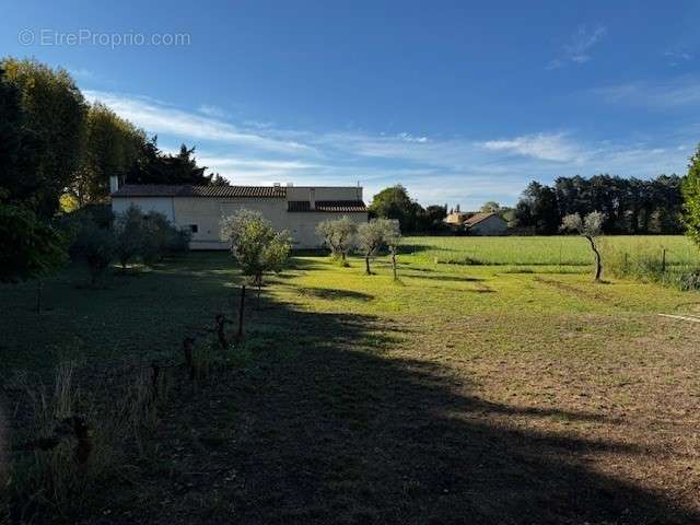 Terrain à SALON-DE-PROVENCE