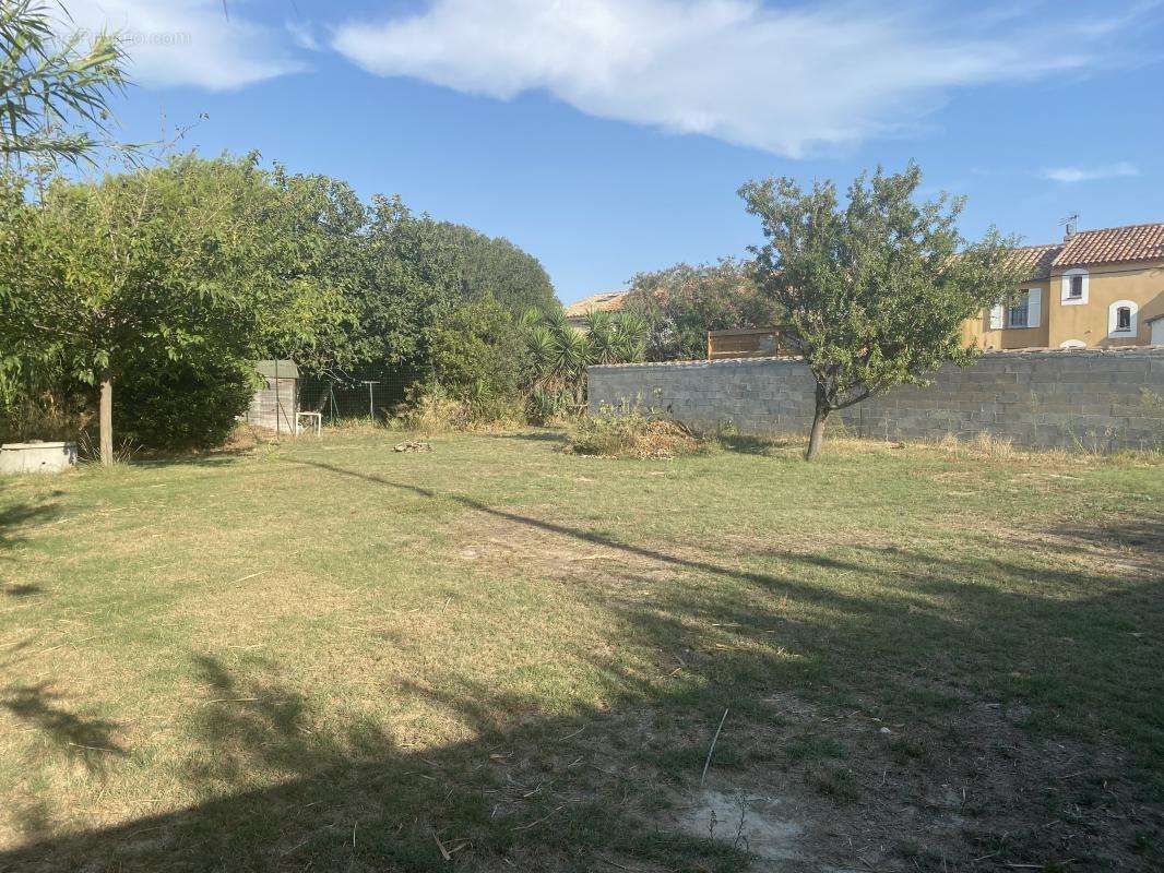 Terrain à CHATEAUNEUF-LES-MARTIGUES