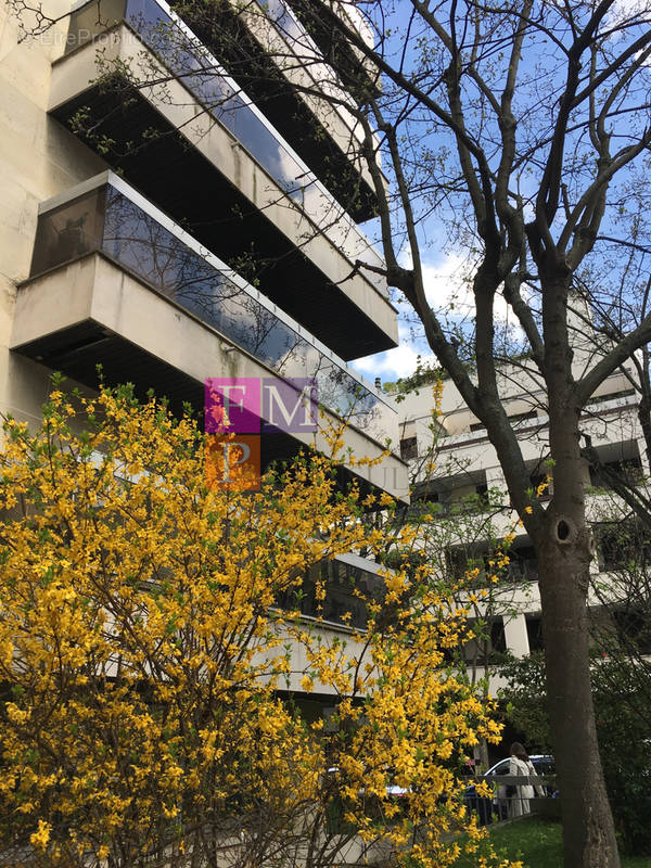 Commerce à NEUILLY-SUR-SEINE