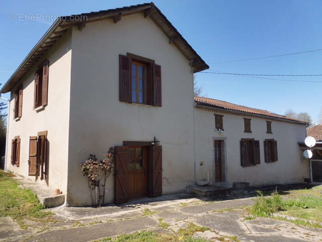 Maison à PEYRAT-DE-BELLAC